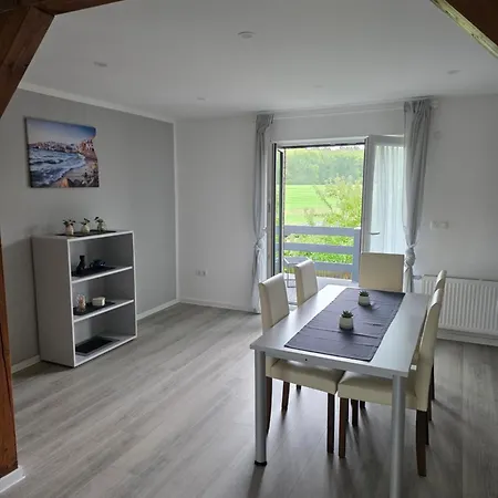 - Monteurwohnung *